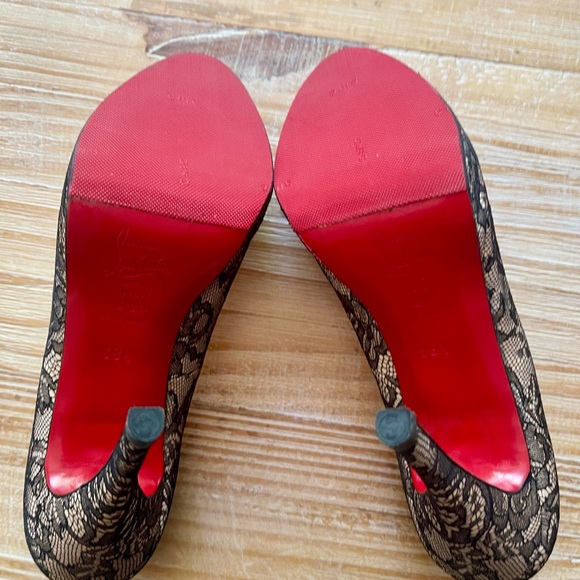 Christian Louboutin Yoyo Zeppa Black Lace/Nude Peep-toe Pumps Great Condition